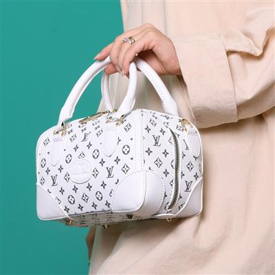 کیف زنانه-صندوقی ال وی (Louis Vuitton)-e5b.jpg کد : 26974